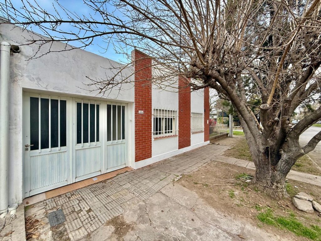 Casa 2 ambientes en venta – Necochea 7300